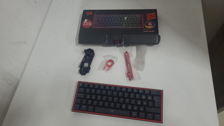 REDRAGON FiZZ RGB BLACK WIRED KEYBOARD RED(OUTLET)