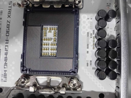 ASUS ROG STRIX Z890-A GAMING WIFI DDR5 5XM(OUTLET)