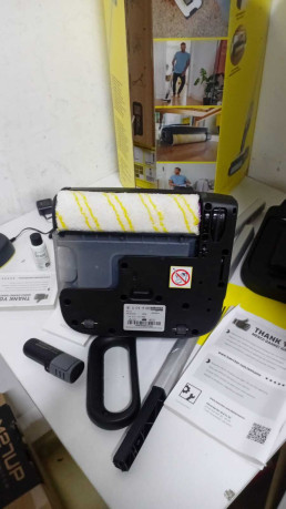 KARCHER FC 2-4  BATARYALI SERT ZEMİN TEMİZ(OUTLET)