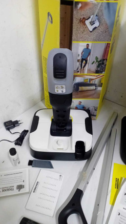 KARCHER FC 2-4  BATARYALI SERT ZEMİN TEMİZ(OUTLET)