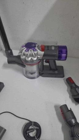 DYSON V8 ADVANCED DIKEY SUPURGE(OUTLET)