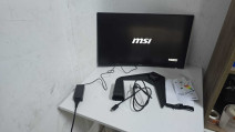 MSI MAG 274CXF 27