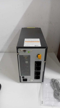 SCHNEIDER SPM3KI-TR 3000 VA ONLINE UPS(OUTLET)
