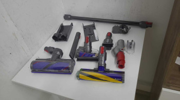 DYSON V12 DETECT SLİM ABSOLUTE DİKEY ŞARJL(OUTLET)