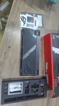 ASUS ROG Azoth NX/RD Switch Kablosuz RGB (OUTLET)