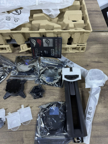 ASUS ROG SWIFT PG27UCDM 27'''' 240HZ 0.03MS (OUTLET)