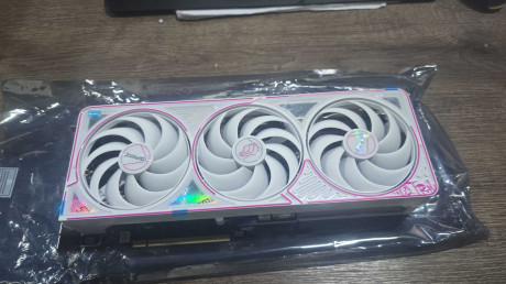 Colorful iGame GeForce RTX 5070 Ultra W OC(OUTLET)
