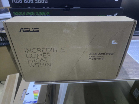 ASUS ZENSCREEN MB16AHV 5 MS 60 HZ15.6