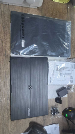 ASUS ZENSCREEN MB16AHV 5 MS 60 HZ15.6