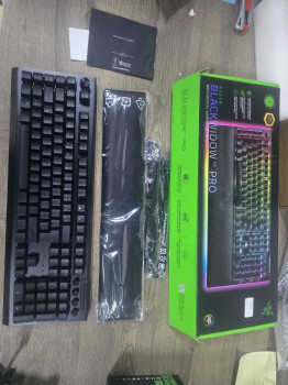 RAZAER RZ03-04681200-R3L1 BlackwiDow V4 Pr(OUTLET)