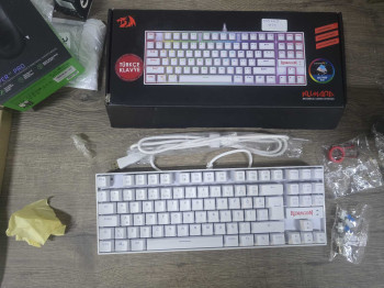 REDRAGON K552W-RGB MEKANIK KLAVY(OUTLET)