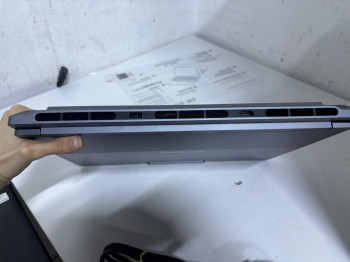 LENOVO TB 21U00013TX R9-8940HX 32G 1TB 16